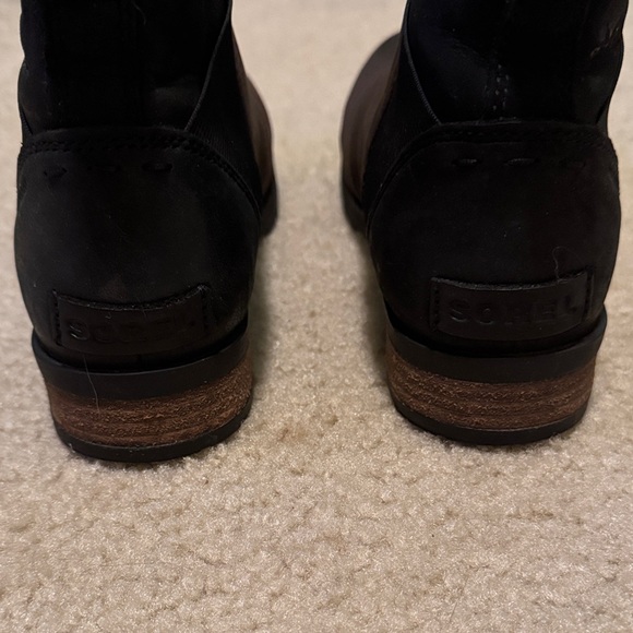 Sorel Women’s Brown and Black Chelsea Boots - Picture 3 of 10